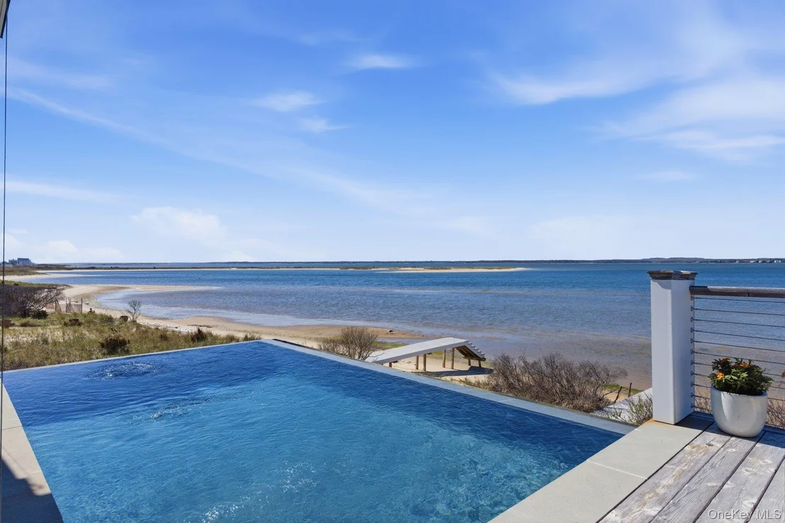 Photo of 688 Dune Road