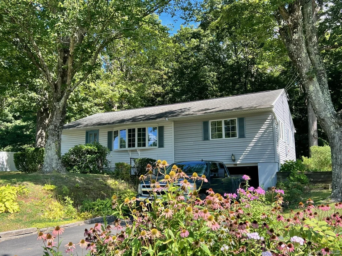 Photo of 33 Windwood Drive
