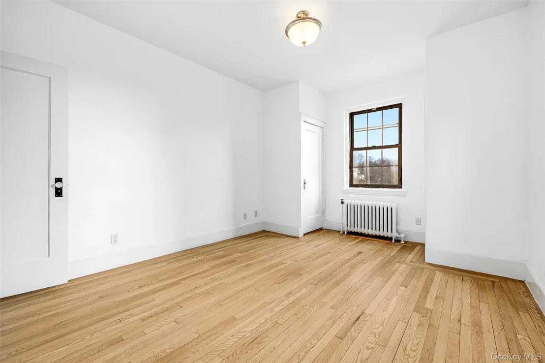 Photo of Unit 4B at 840 Bronx River Road