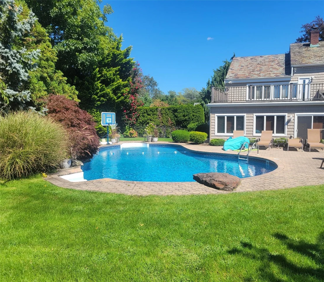 Photo of 1300 Harbor Road