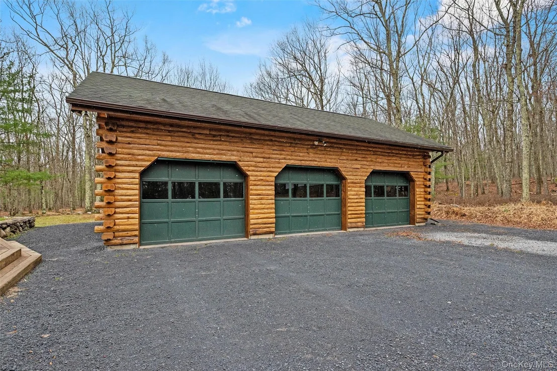 Photo of 563 Peenpack Trail