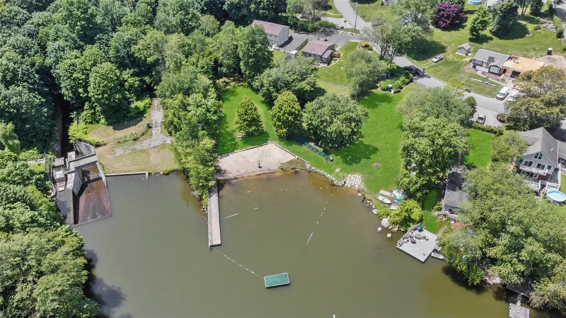 Photo of 65 Lakeside Road