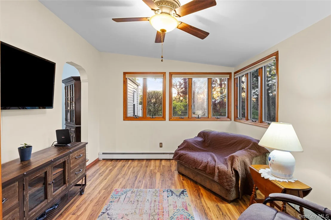 Photo of 7 W Elm Street
