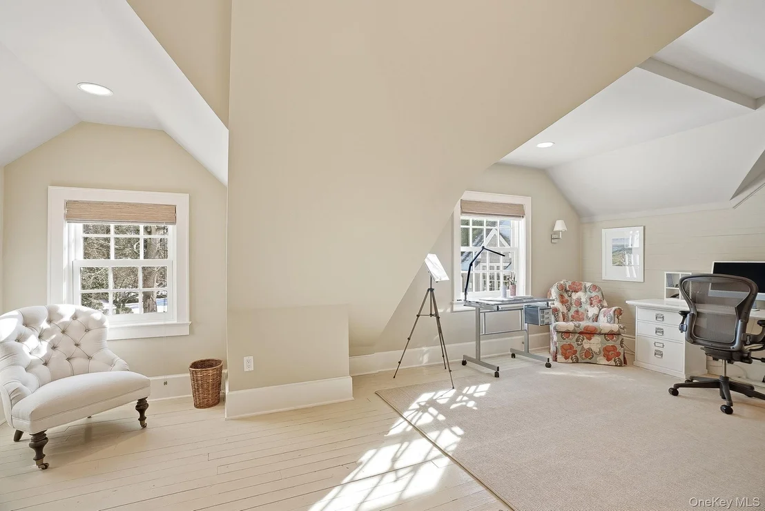 Photo of 880 Forest Avenue