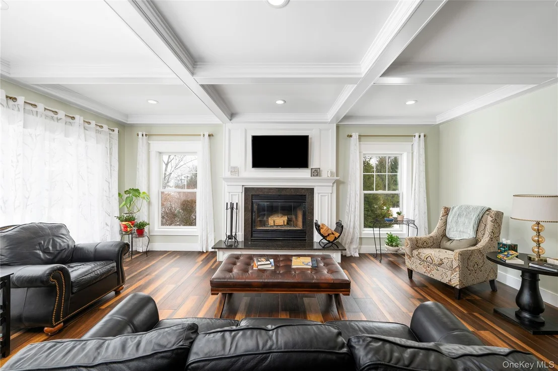 Photo of 1016 Forest Glen