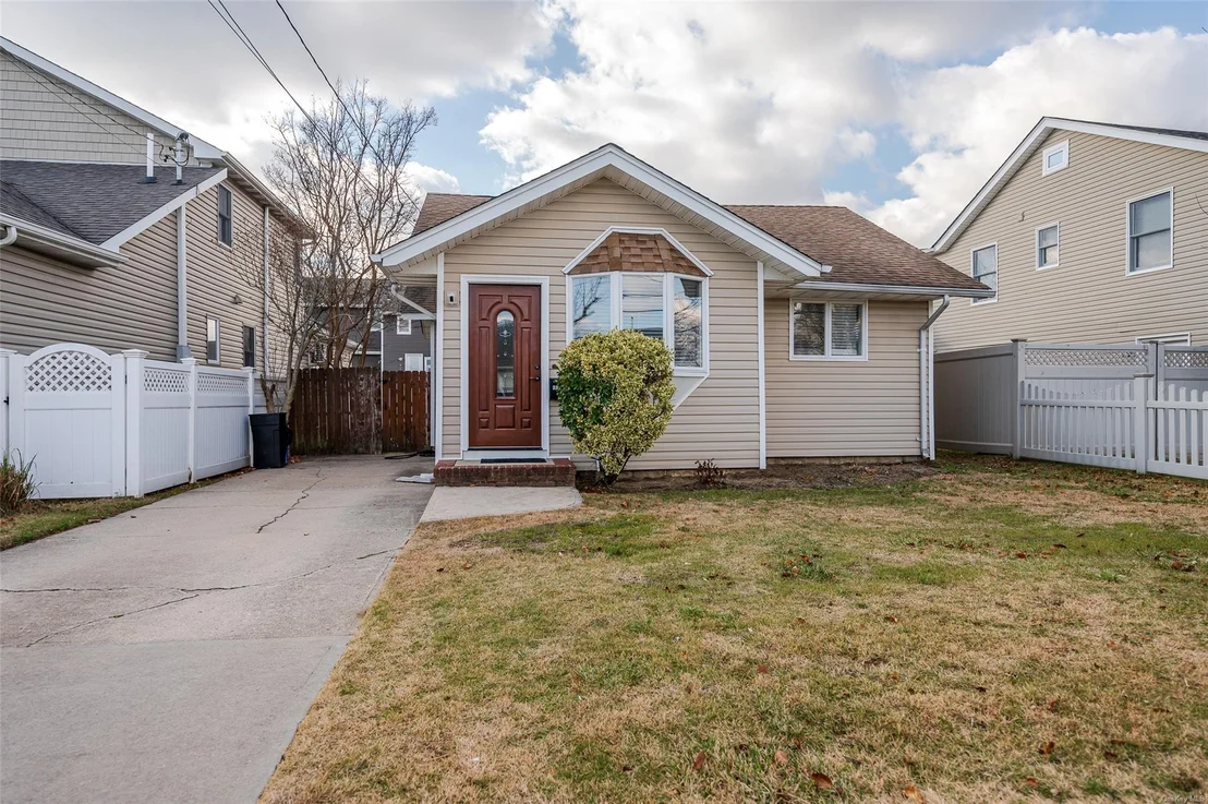 Photo of 3384 Bay Front Drive