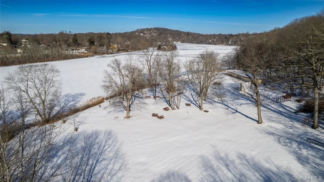 Photo of 1690 Amazon Road