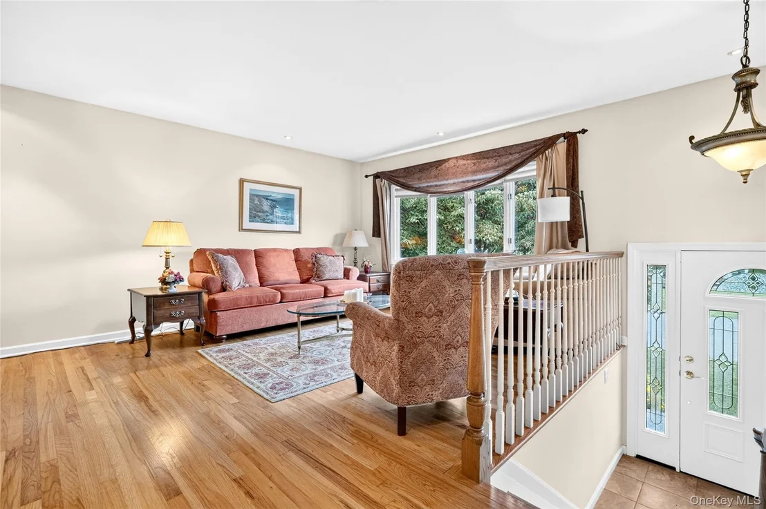 Photo of 32 Sengstacken Drive