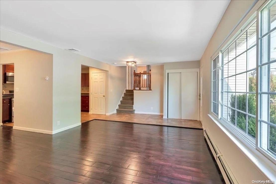 Photo of 67 Farmers Avenue