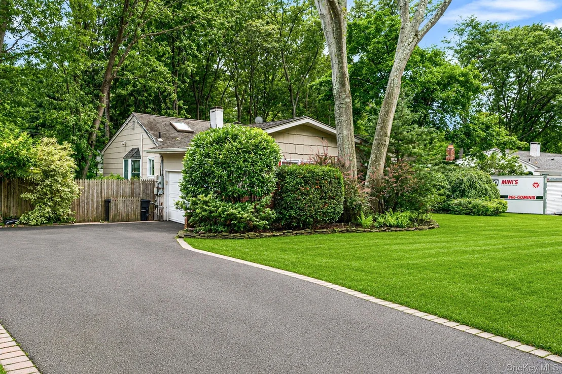 Photo of 44 Winslow Lane