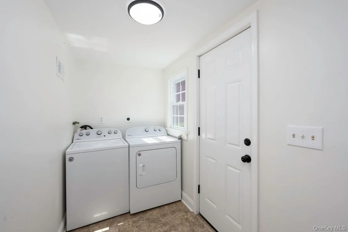 Photo of 2123 New Hackensack Rd