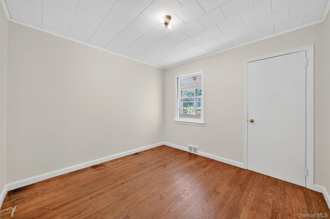 Photo of 12 Mid Oaks Drive