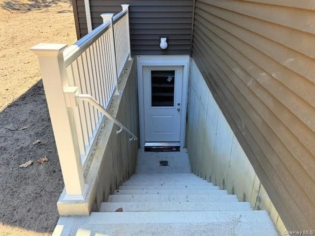 Photo of 120 River Road