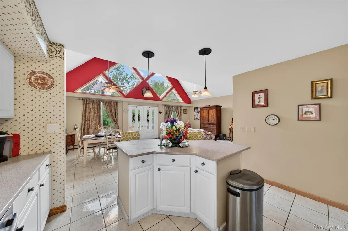 Photo of 48 Farries Avenue