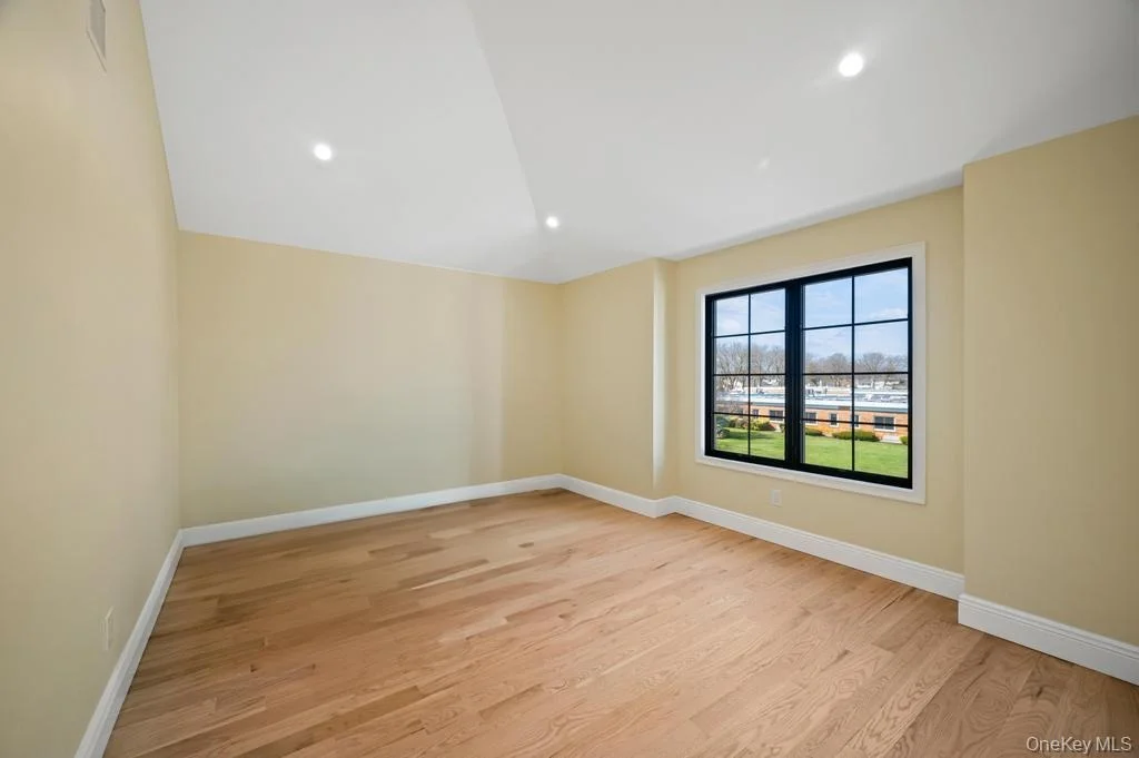 Photo of 15 Forest Road