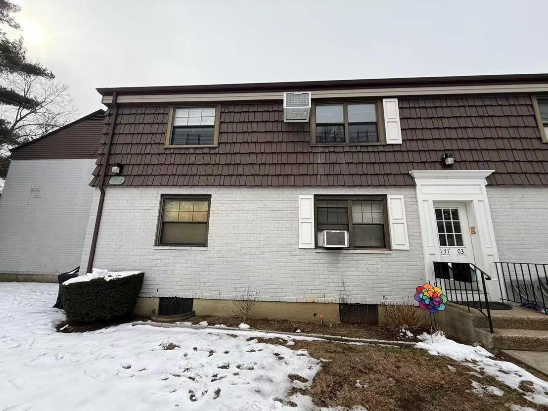 Photo of Unit B at 137-03 68th Dr