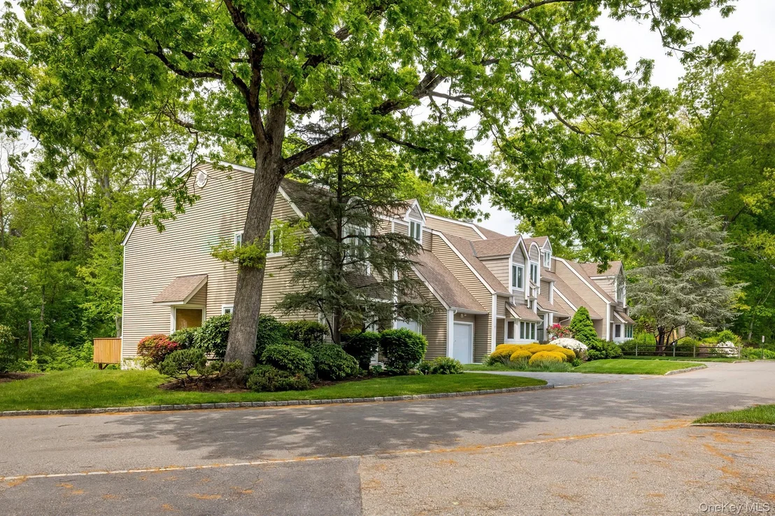 Photo of 6 Spring Pond Drive
