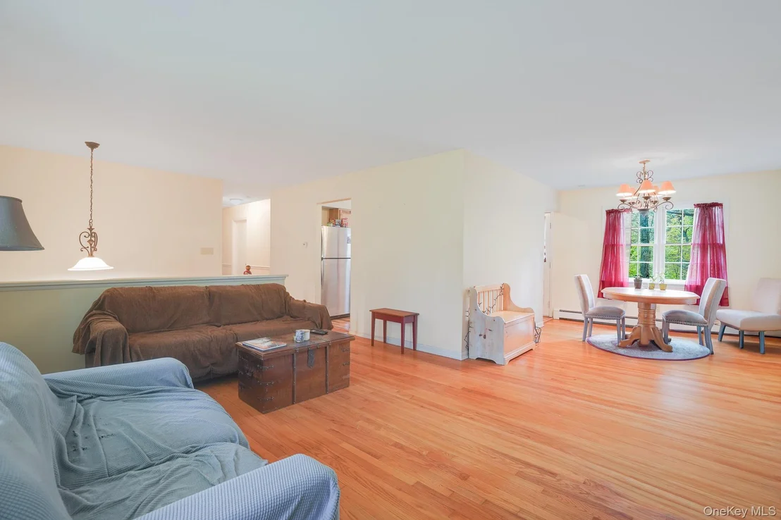Photo of 82 Roosevelt Road