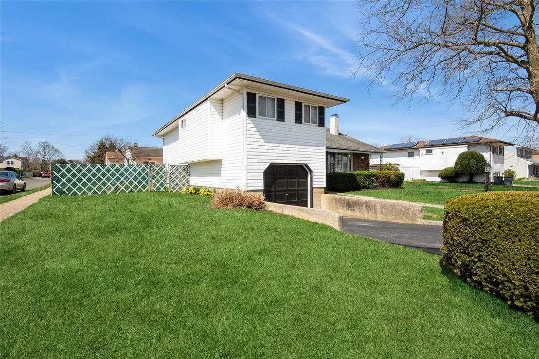 Photo of 256 Leaf Avenue