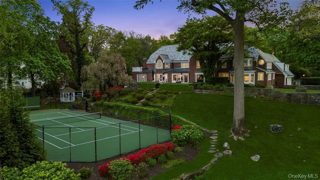 Photo of 8 Boxwood Lane