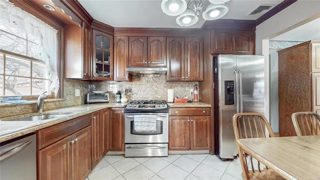 Photo of 154-26 Riverside Drive