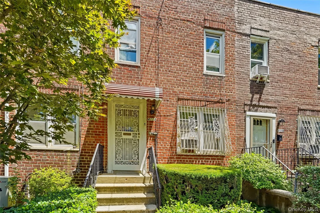 Photo of 4118 Murdock Avenue