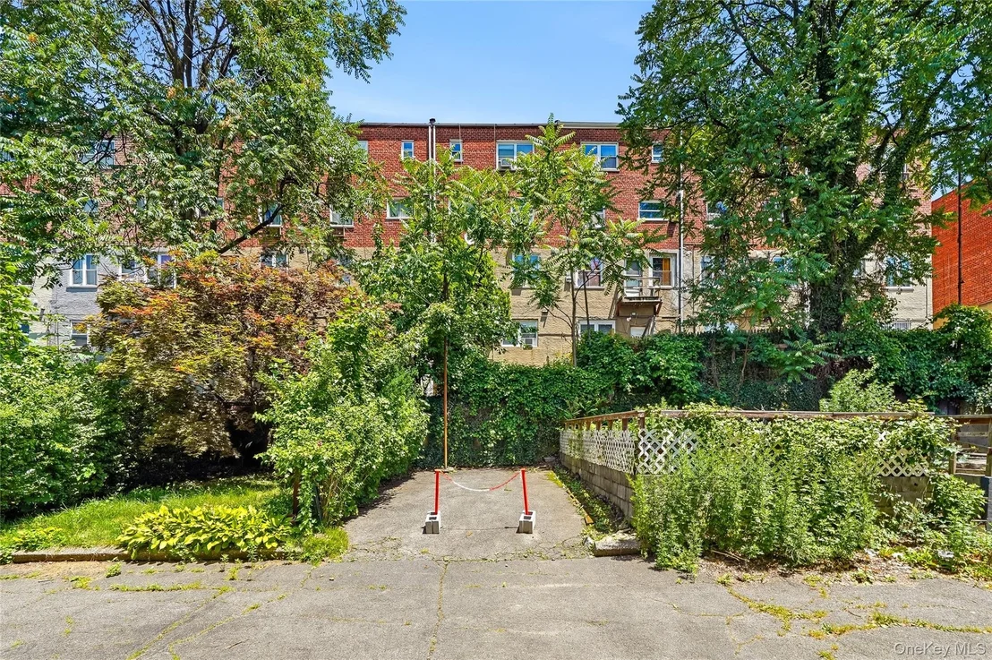 Photo of 4118 Murdock Avenue