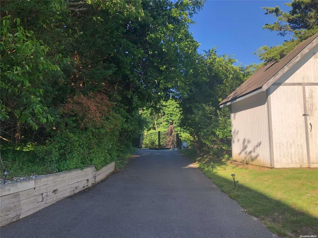 Photo of 64 Crane Neck Road