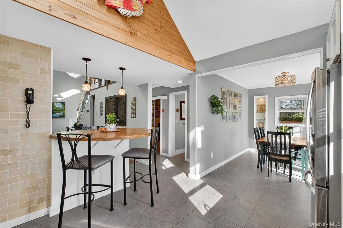 Photo of 255 Haviland Drive