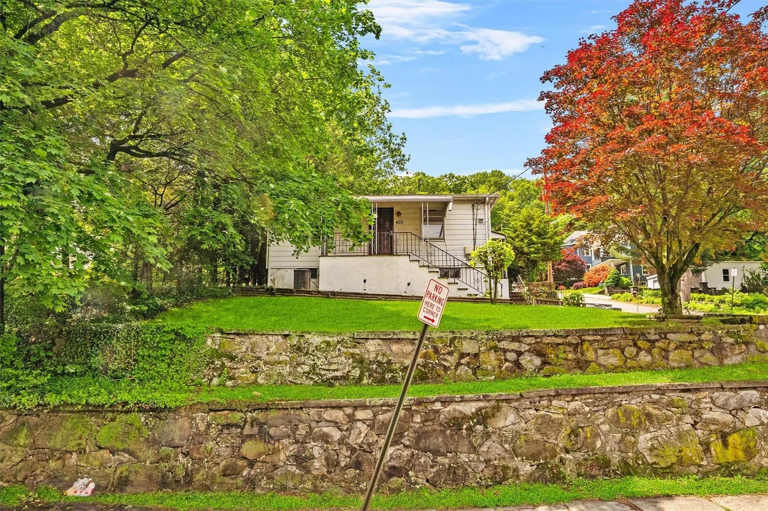 Photo of 420 Nelson Avenue