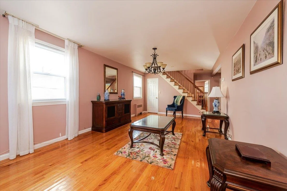 Photo of 1454 Dwight Place
