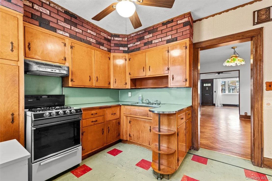 Photo of 6924 67th Pl