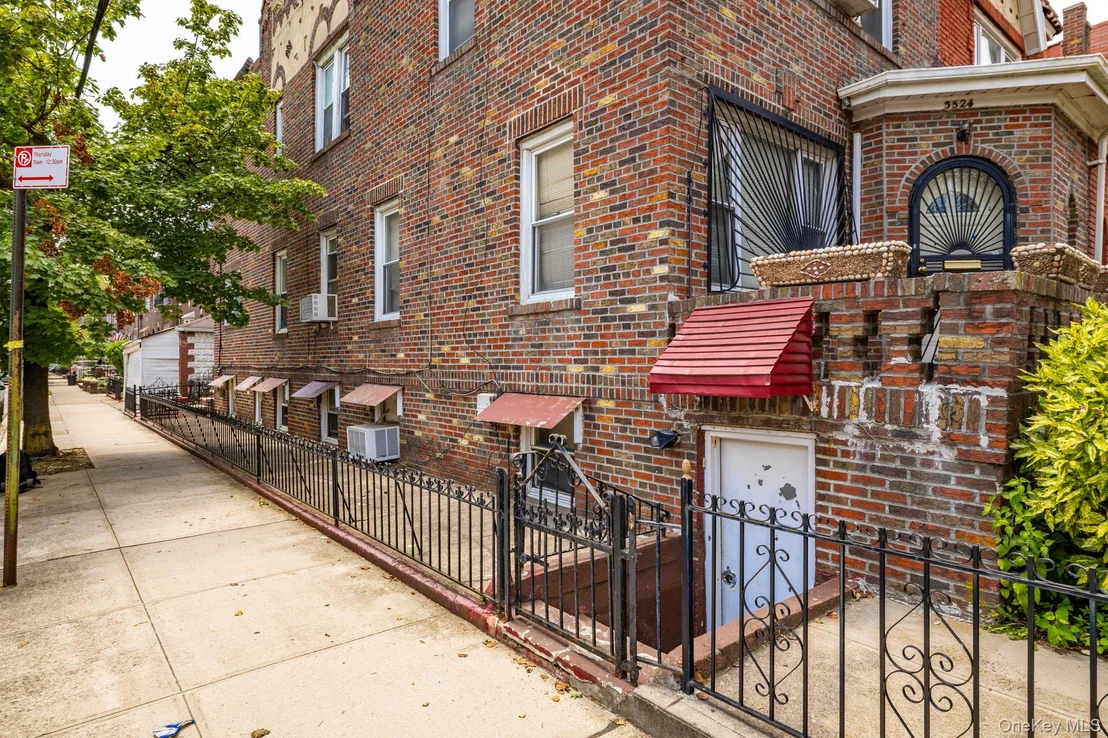Photo of 3524 Aveune M