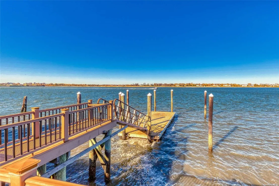 Photo of 1764 Bay Boulevard