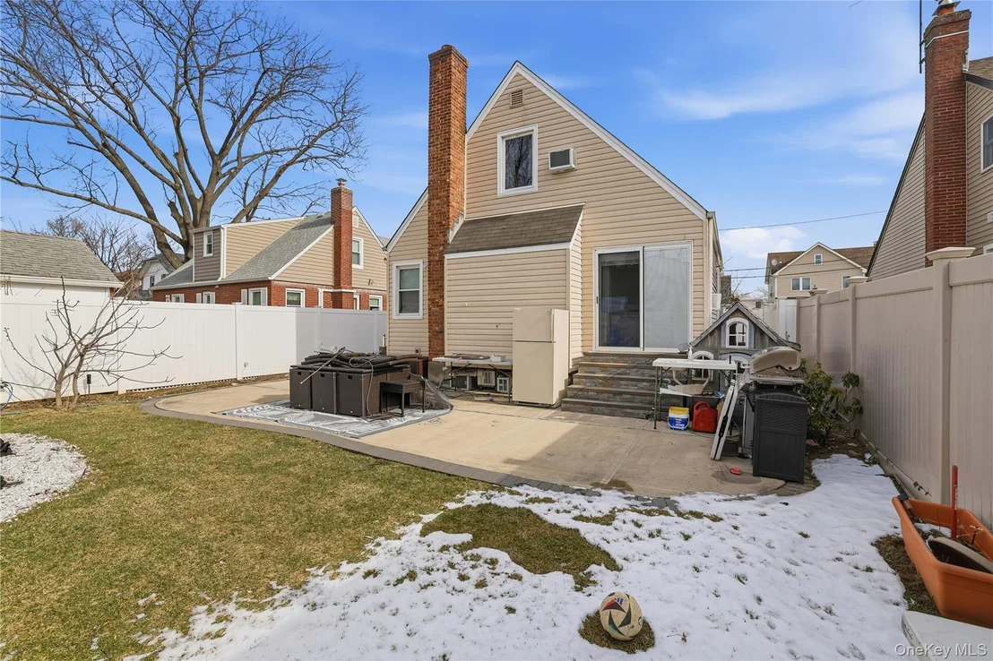 Photo of 215 Monroe Street