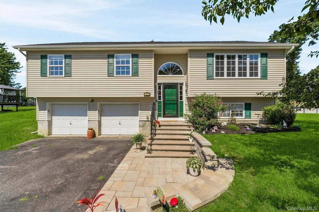Photo of 17 Princeton Drive