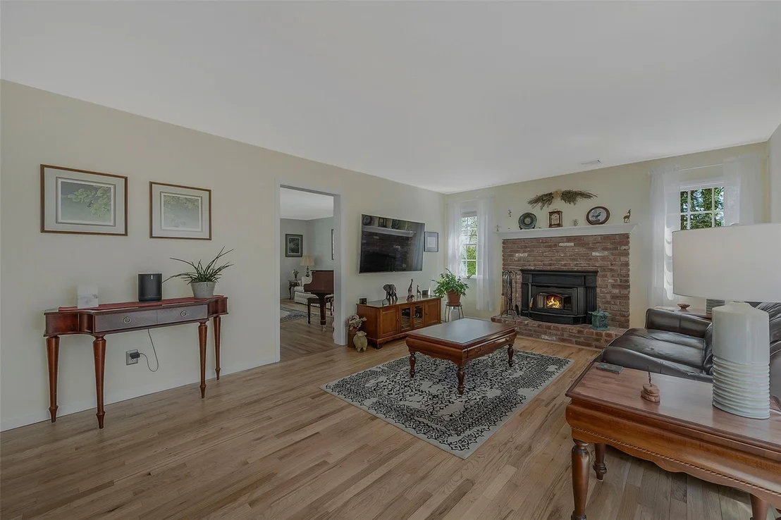 Photo of 19 Emerald Lane