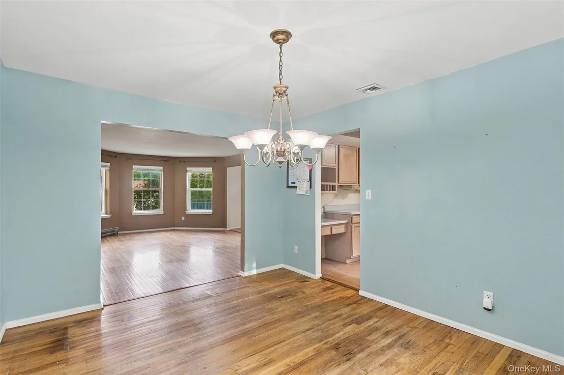 Photo of 16 Cambridge Circle