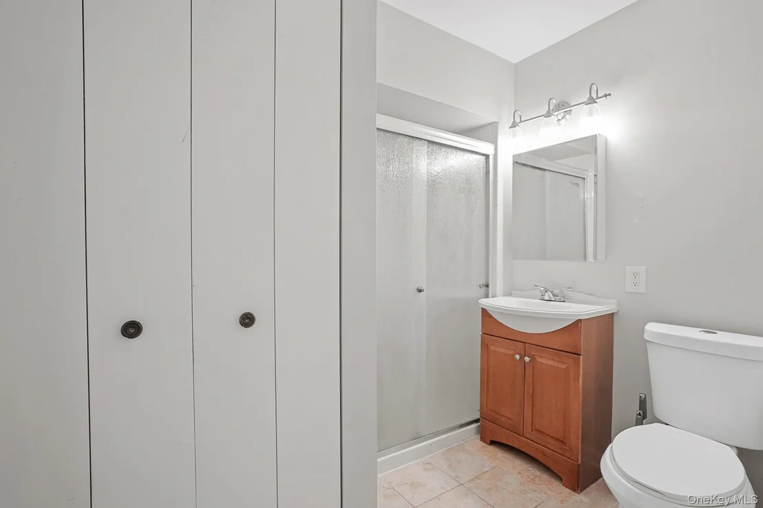 Photo of Unit H at 401 Commons Way