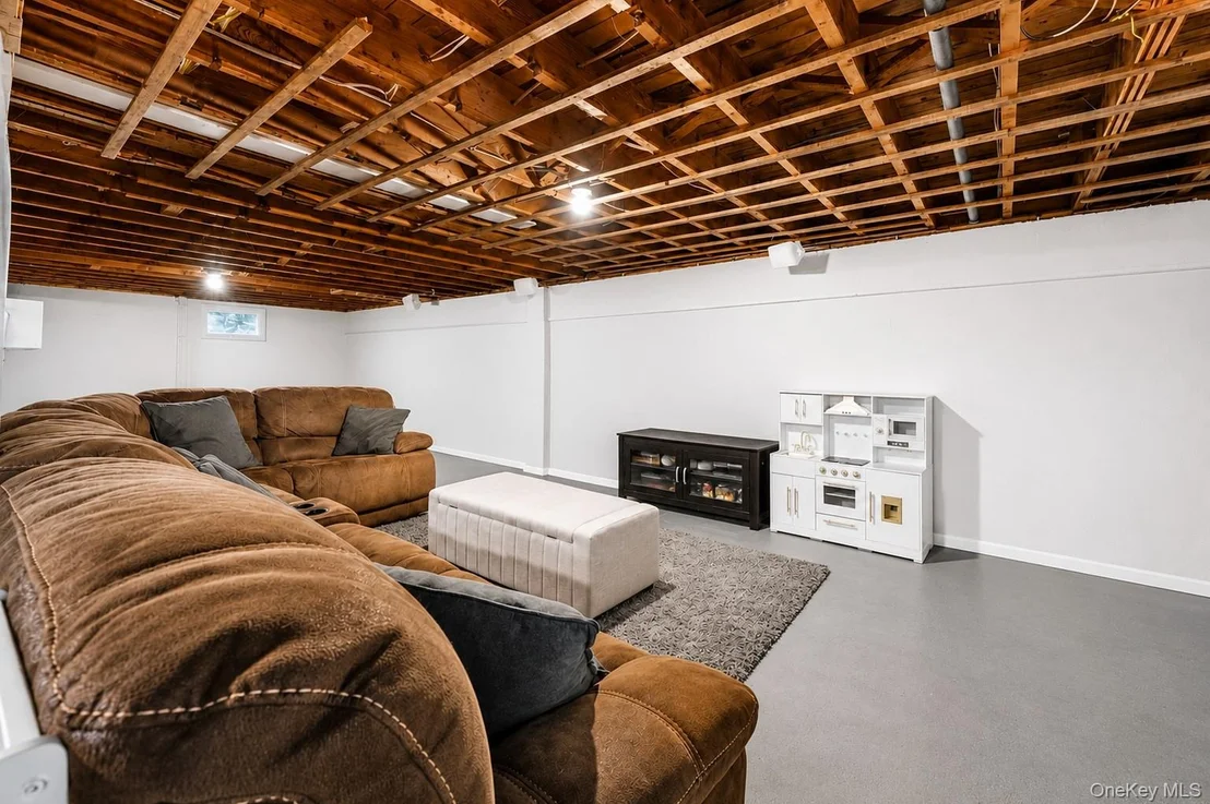Photo of 8 Gedney Avenue