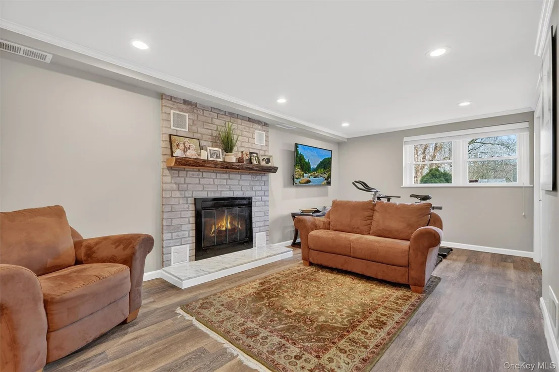 Photo of 18 Clovebrook Road