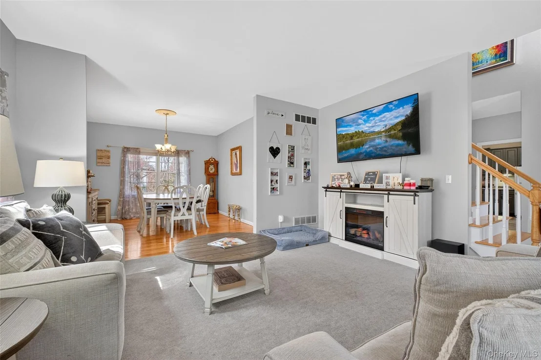 Photo of 24 Coachlight Drive