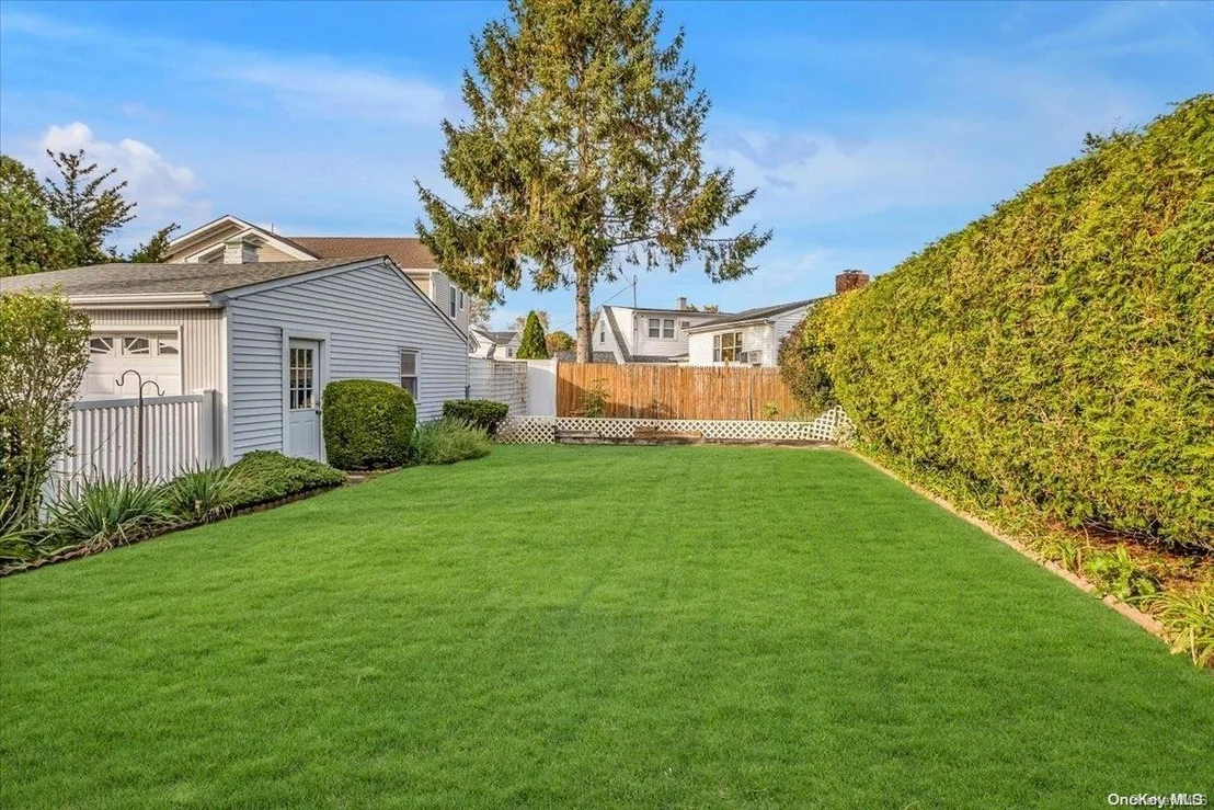 Photo of 7 Edgewood Drive