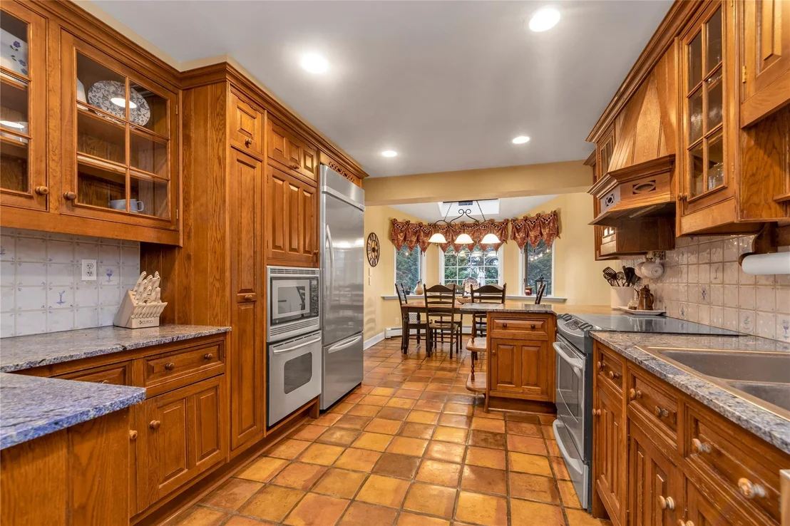 Photo of 355 Divot Road
