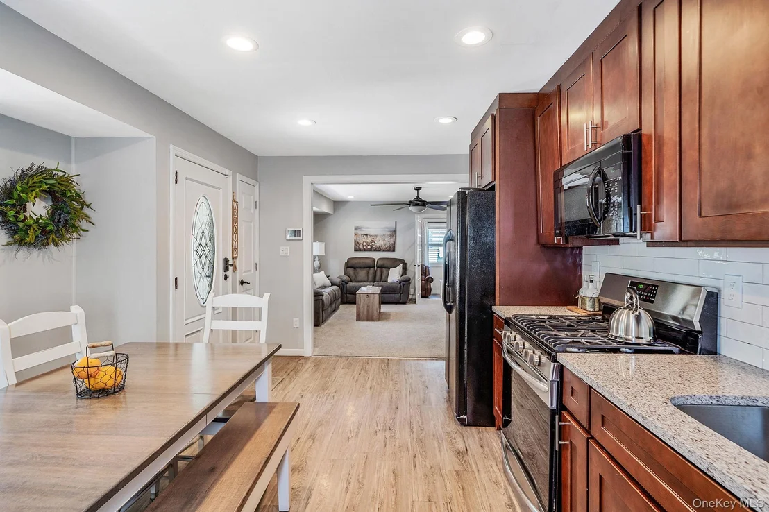 Photo of 121 Selden Boulevard