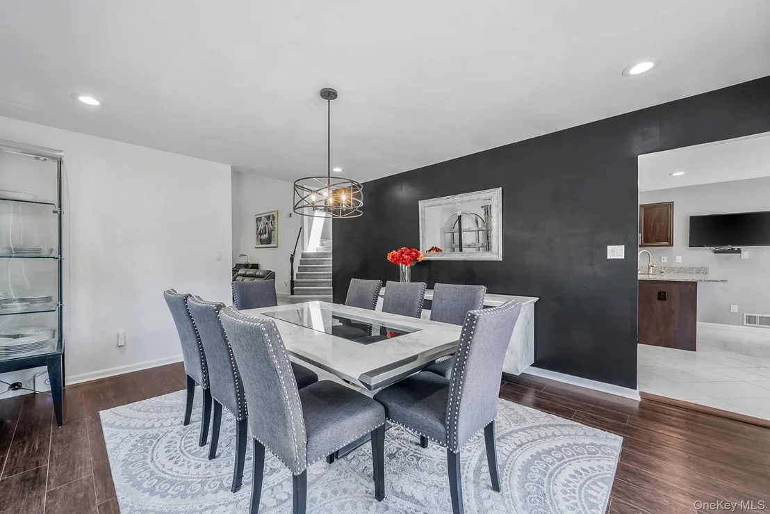 Photo of 86 Hamlet Drive