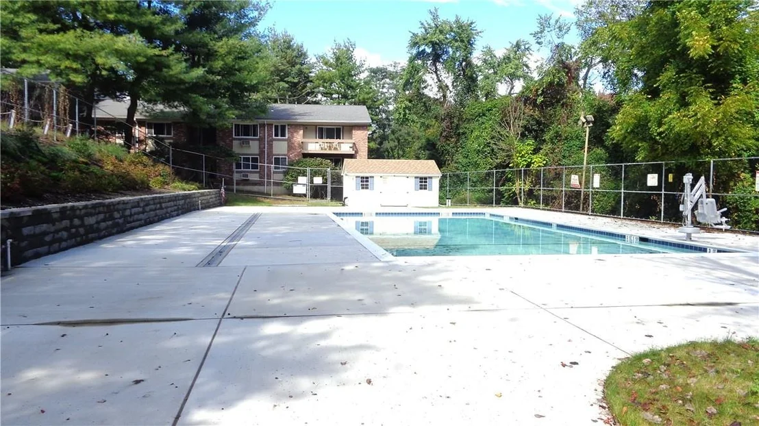 Photo of Unit J at 3 Woods End Circle