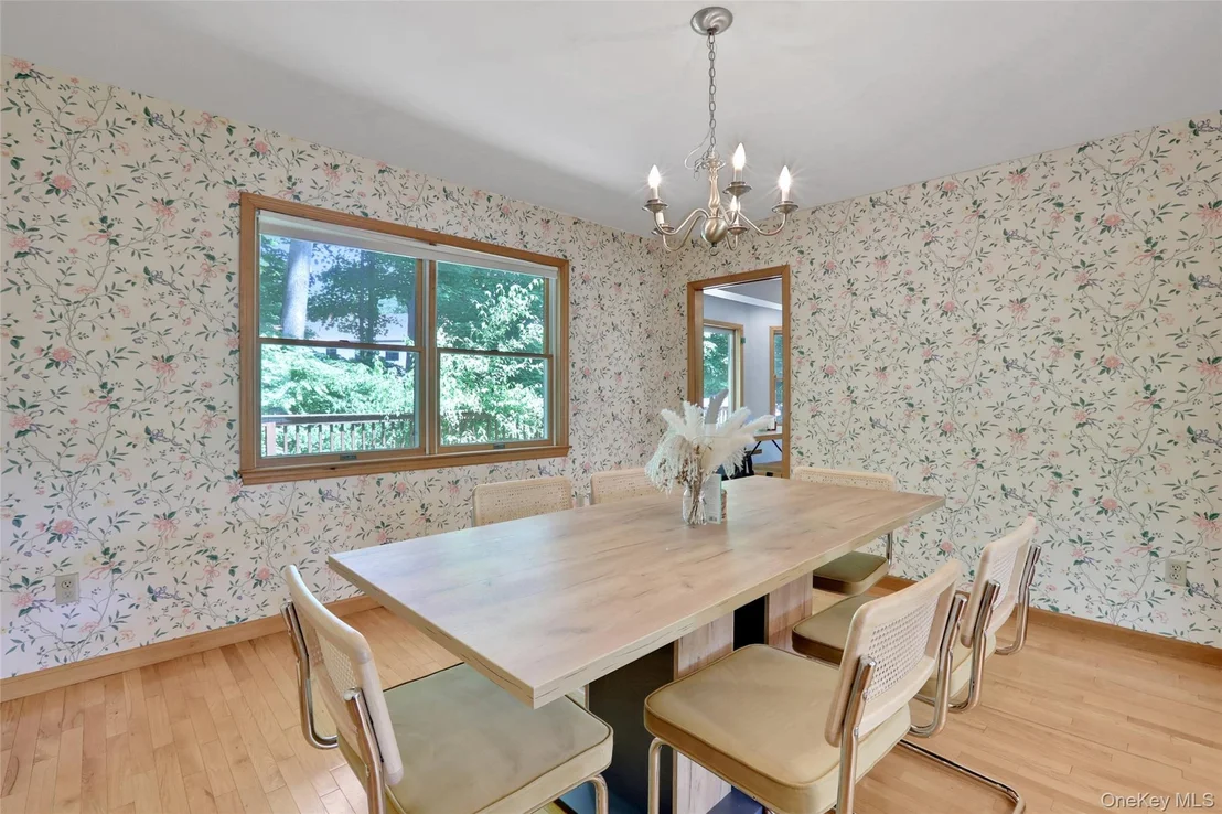 Photo of 8 White Pine Lane