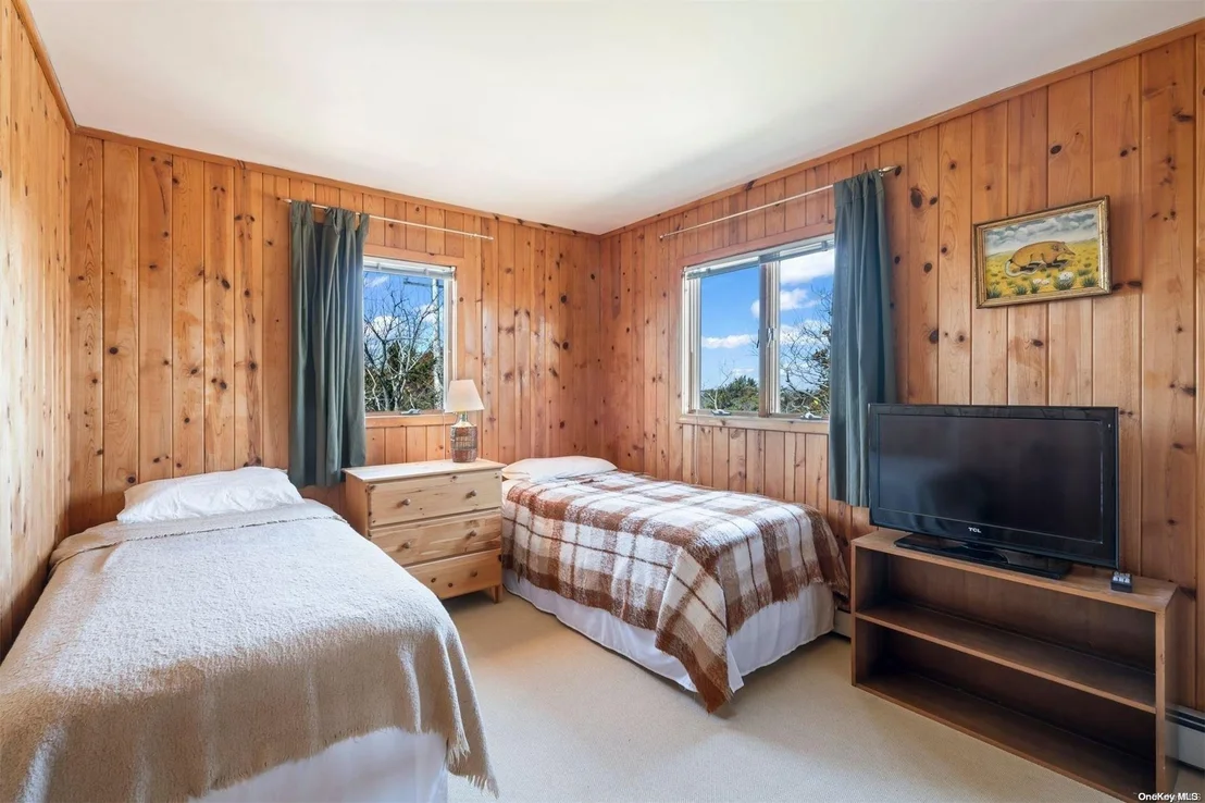 Photo of 85 Oak Beach Road