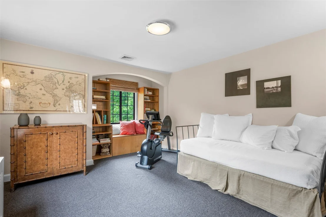 Photo of 27 Greenhaven Road